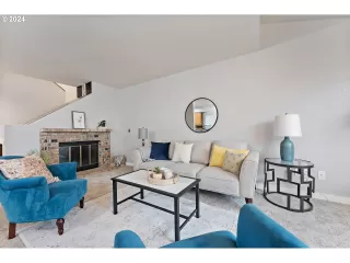 Photo #5: 24554458 Listing