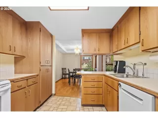 Photo #4: 24554535 Listing