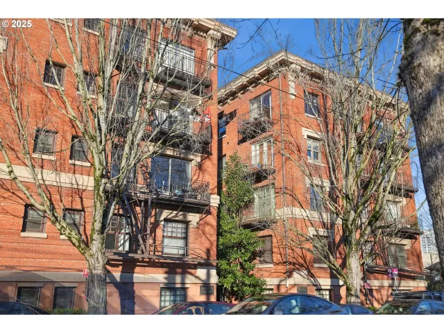 MLS: 24554610 Condo For Sale