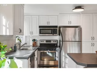 Photo #2: 24554610 Listing