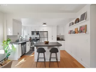 Photo #3: 24554610 Listing