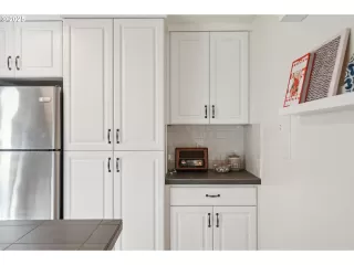 Photo #5: 24554610 Listing