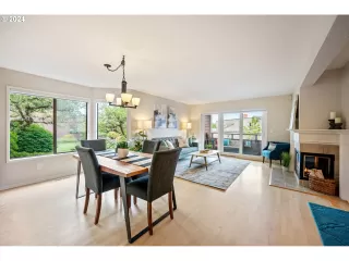 Photo #6: 24554772 Listing