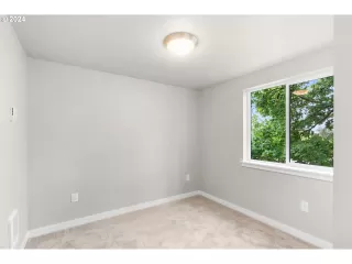 Photo #6: 24556651 Listing