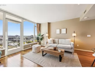 Photo #2: 24556880 Listing 