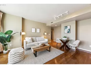 Photo #5: 24556880 Listing 