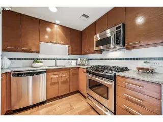 Photo #6: 24556880 Listing 