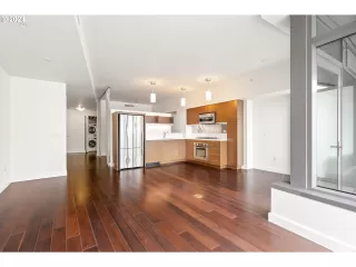 Photo #1: 24558737 Listing