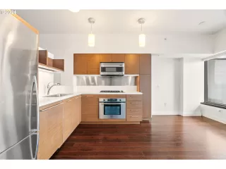 Photo #2: 24558737 Listing