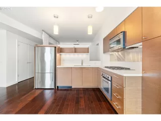 Photo #3: 24558737 Listing