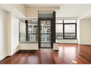 Photo #4: 24558737 Listing