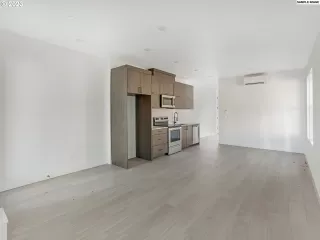 Photo #2: 24559400 Listing