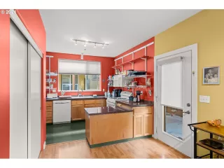 Photo #4: 24560402 Listing 