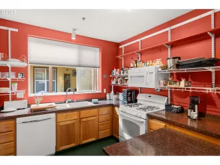 Photo #6: 24560402 Listing 