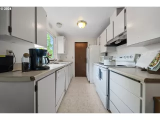 Photo #4: 24560697 Listing 