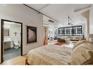 Photo #1: 24561983 Listing