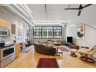 Photo #6: 24561983 Listing