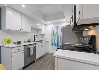 Photo #4: 24562349 Listing 