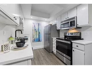 Photo #5: 24562349 Listing 