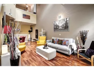 Photo #5: 24562893 Listing