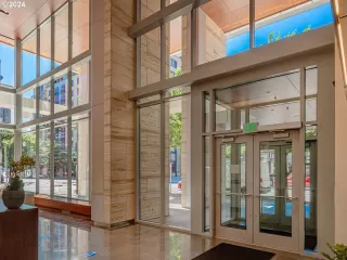 Photo #2: 24562901 Listing 