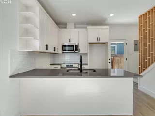Photo #5: 24564804 Listing 