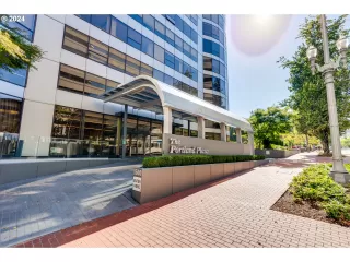 Photo #2: 24565584 Listing 