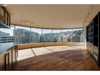 Photo #5: 24565584 Listing 