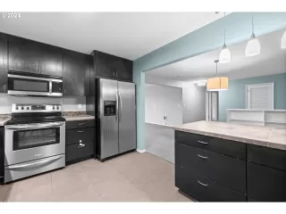 Photo #6: 24566292 Listing 