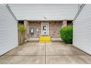 Photo #4: 24566532 Listing