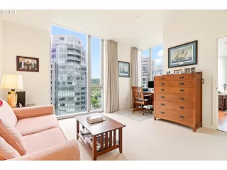 Photo #5: 24567126 Listing