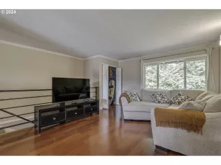 Photo #3: 24568558 Listing 