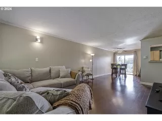 Photo #4: 24568558 Listing 