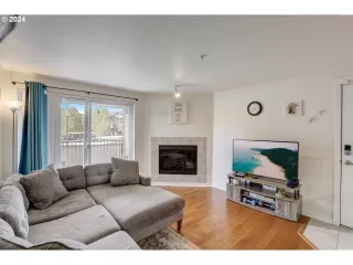 Photo #3: 24570619 Listing