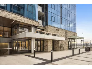 Browse active condo listings in KIRKLAND TOWER WATERFRONT