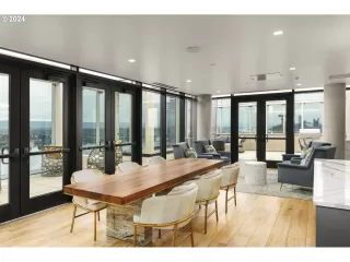 Photo #6: 24570920 Listing