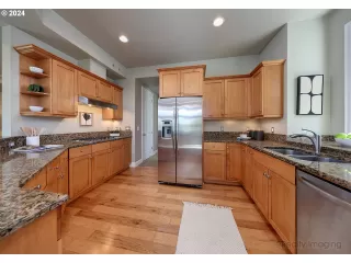 Photo #5: 24571906 Listing 