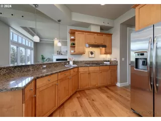 Photo #6: 24571906 Listing 