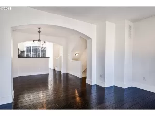 Photo #3: 24571907 Listing 