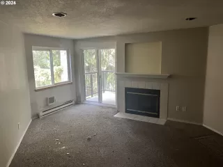 Photo #5: 24572697 Listing