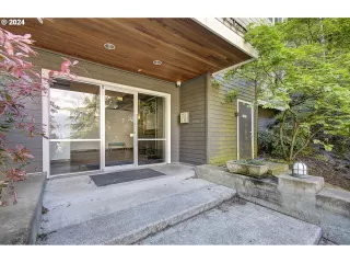 Photo #1: 24573472 Listing