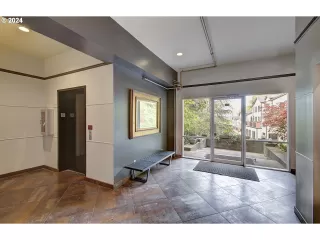 Photo #2: 24573472 Listing