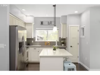 Photo #1: 24573589 Listing