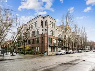 Photo #2: 24573862 Listing