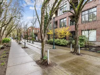 Photo #3: 24573862 Listing