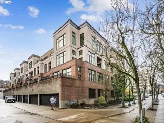 Photo #5: 24573862 Listing