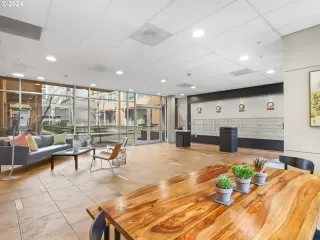 Photo #3: 24574389 Listing