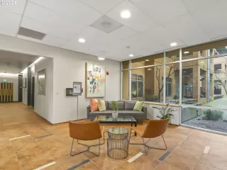 Photo #5: 24574389 Listing