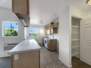 Photo #1: 24575484 Listing 