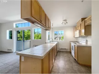 Photo #6: 24575484 Listing 